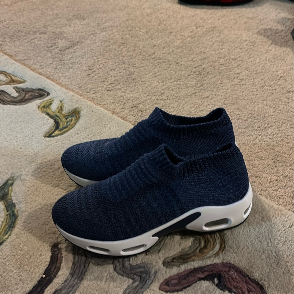 Ladies sneaker great comfort for feet